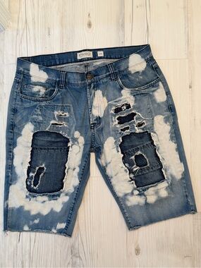 Denim&Co Men’s Distressed Bleach-Effect Jean Shorts - Blue & White